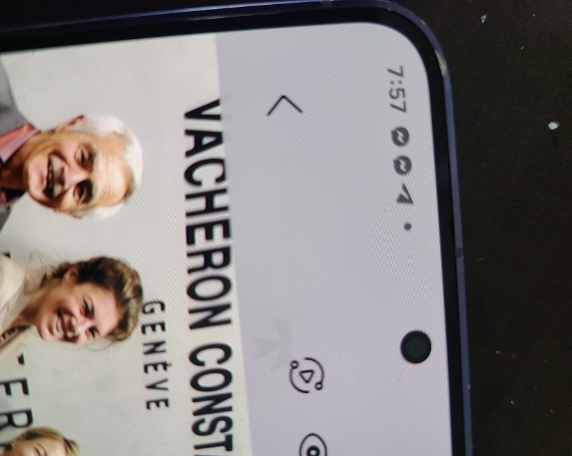 A close up of a cell phone

AI-generated content may be incorrect.